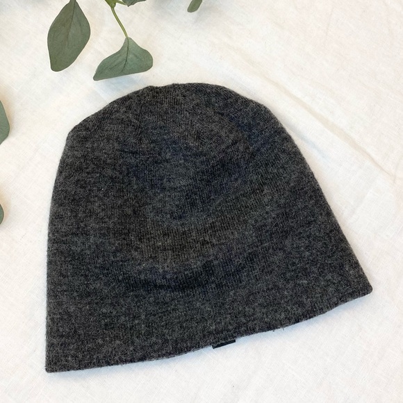 MEC Reversible Toque - Picture 6 of 7